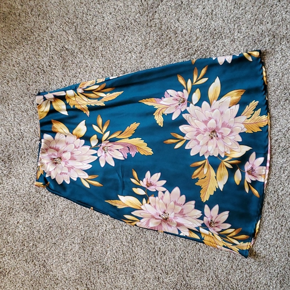 Forever 21 small midi Floral Skirt teal tropical